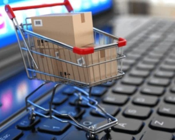 Consumidor brasileiro redefine varejo: prova presencial e compra online