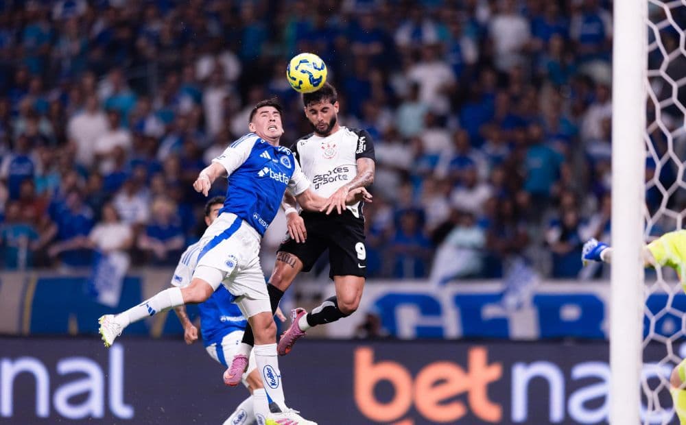 Corinthians segura pressão, vence Cruzeiro e abre vantagem na semifinal da Copa do Brasil