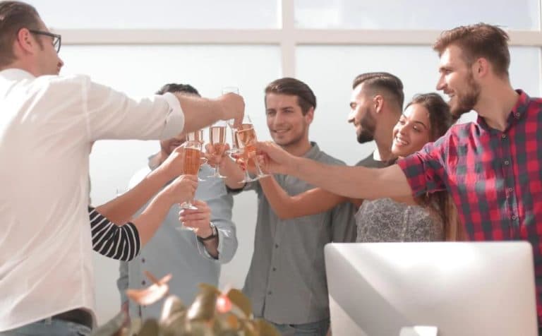 Festa da firma: veja o que não se deve fazer na confraternização da empresa