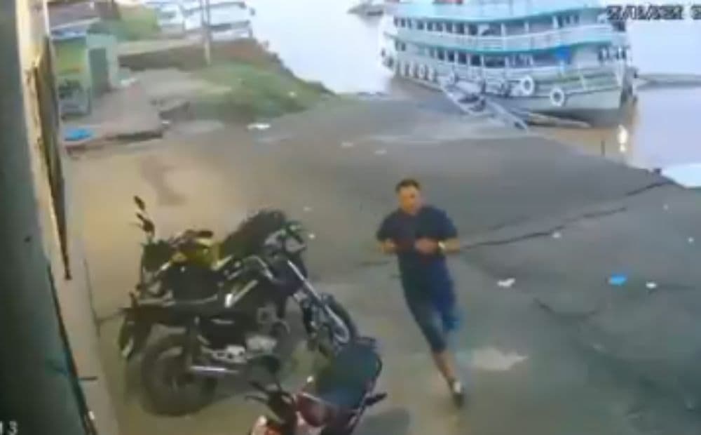 Vídeo mostra momento antes de homem desaparecer no rio Madeira