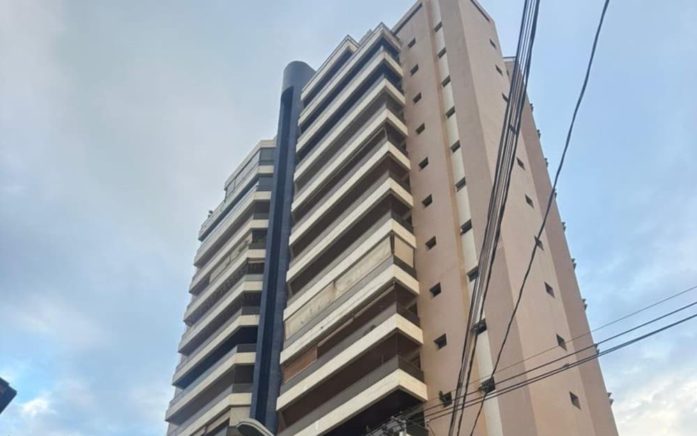 Após queda do 10º andar, menino de 4 anos passa por cirurgia e quadro é estável