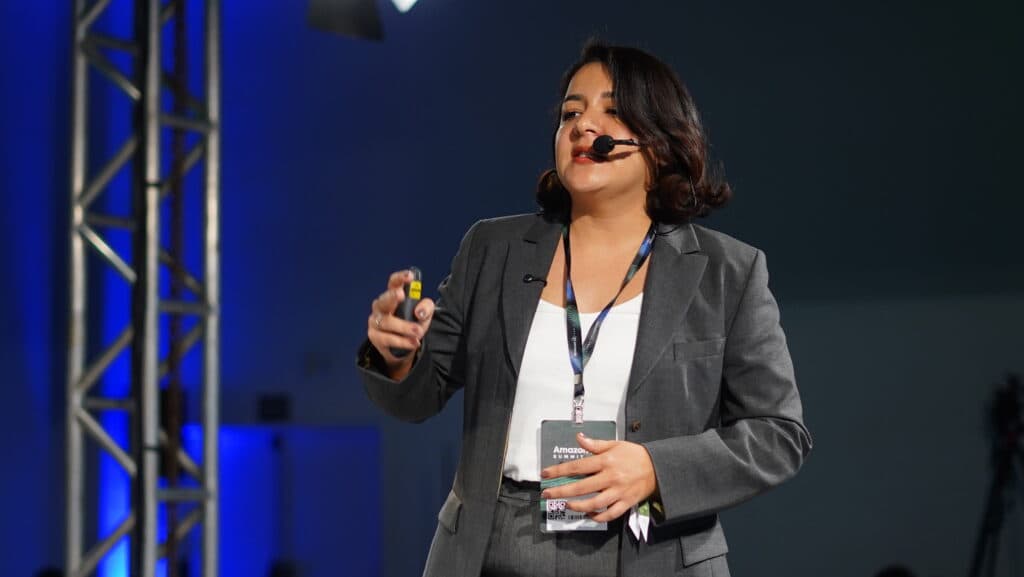 Amazon IA Summit 2025: Rosevany Oliveira revela como a IA leva empresas da ‘dor’ ao resultado