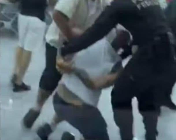 Passageiro perde voo, causa confusão e quebra área de embarque do Aeroporto de Recife