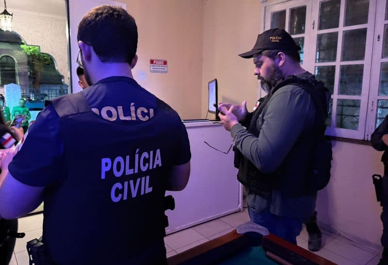 Primeira fiscalização do ano notifica bares e adegas irregulares em Manaus