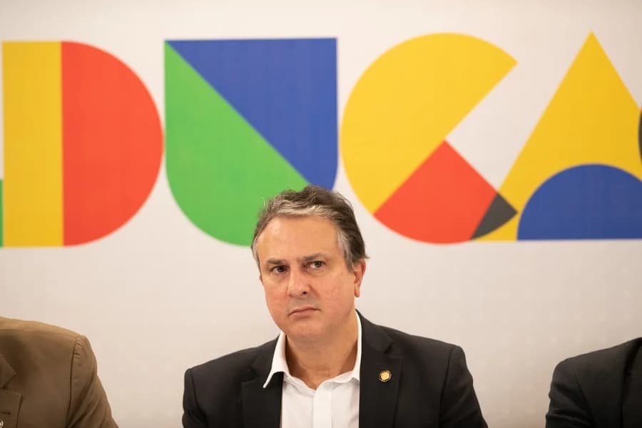 Camilo Santana confirma saída do MEC para atuar nas eleições de 2026