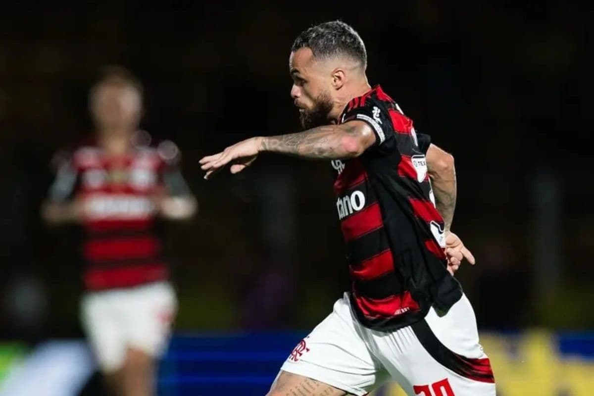 Flamengo rescinde contrato com Michael em comum acordo