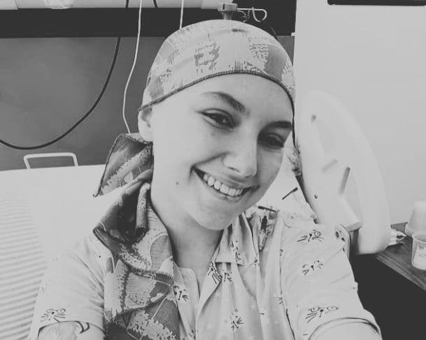 Após enfrentar câncer no sistema linfático, morre Isabel Veloso aos 19 anos