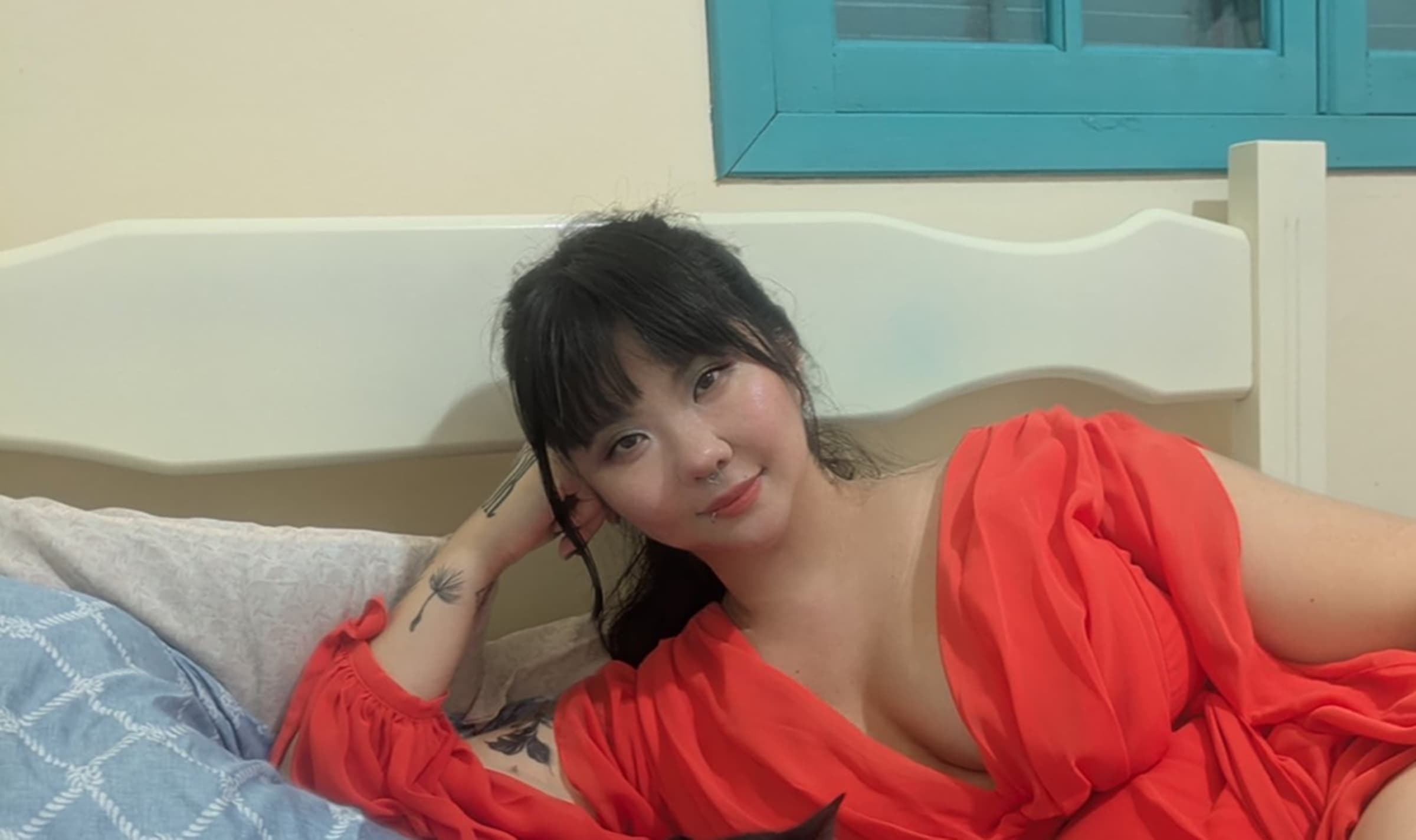 Mulher faz denúncia após ter foto manipulada por IA para aparecer nua