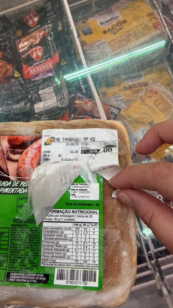 Supermercado é autuado por vender mais de 80 quilos de alimentos vencidos em Manaus