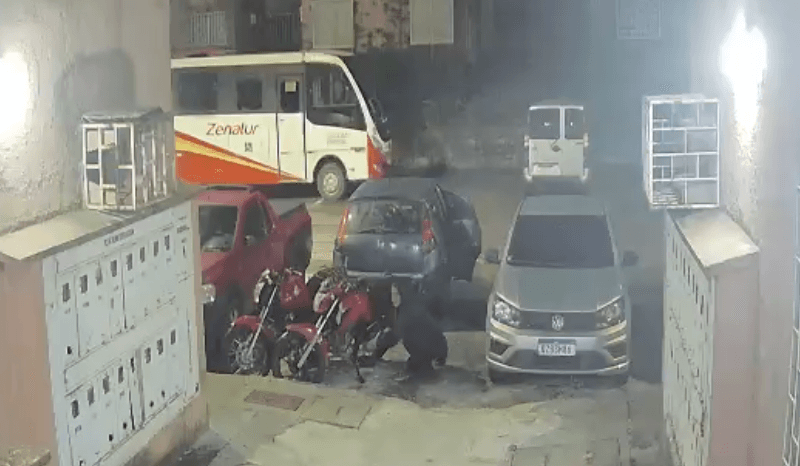 VÍDEO: Criminosos furtam peças de motos no Viver Melhor