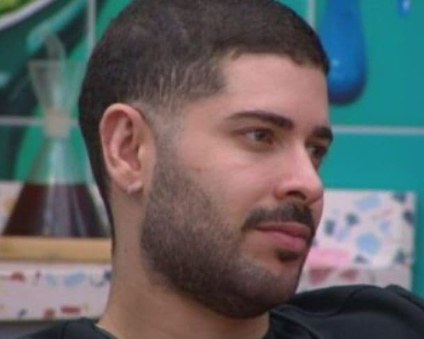BBB 26: Marcelo atende o Big Fone que toca pela segunda vez nesta sexta-feira (30)