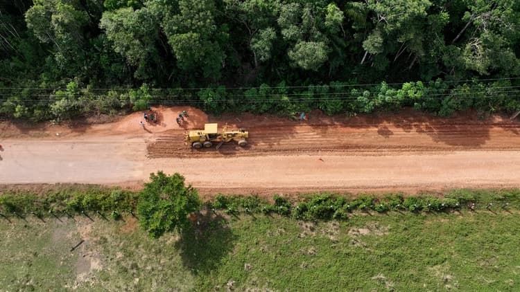 Wilson Lima assina ordens de serviço com mais de R$ 112 milhões em obras para Autazes