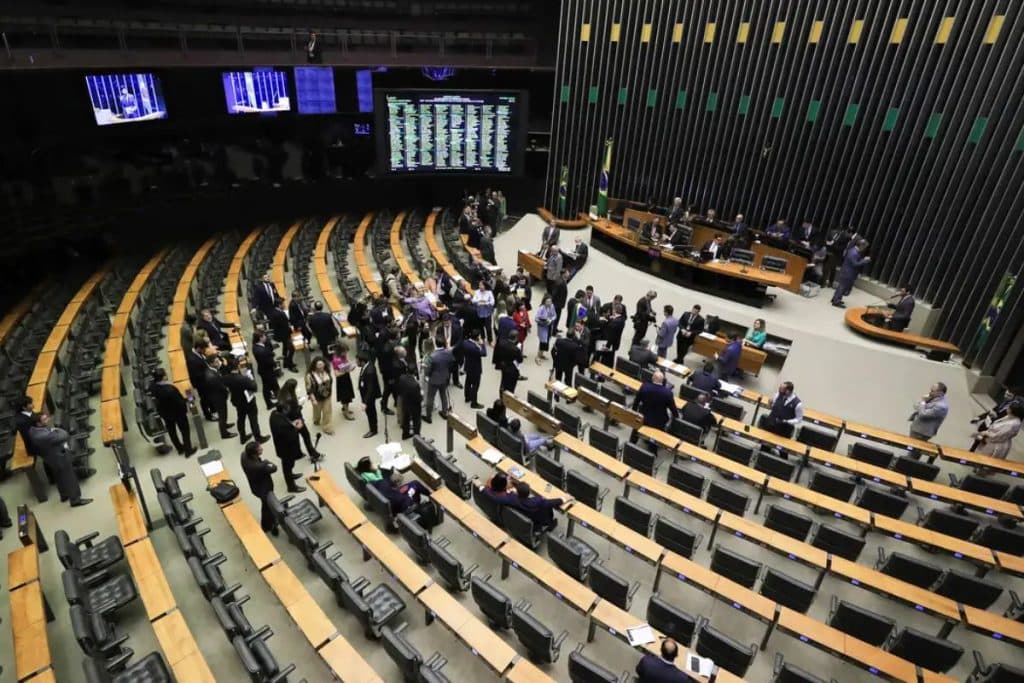 Reajuste de servidores do Congresso terá impacto de R$ 790,4 milhões em 2026