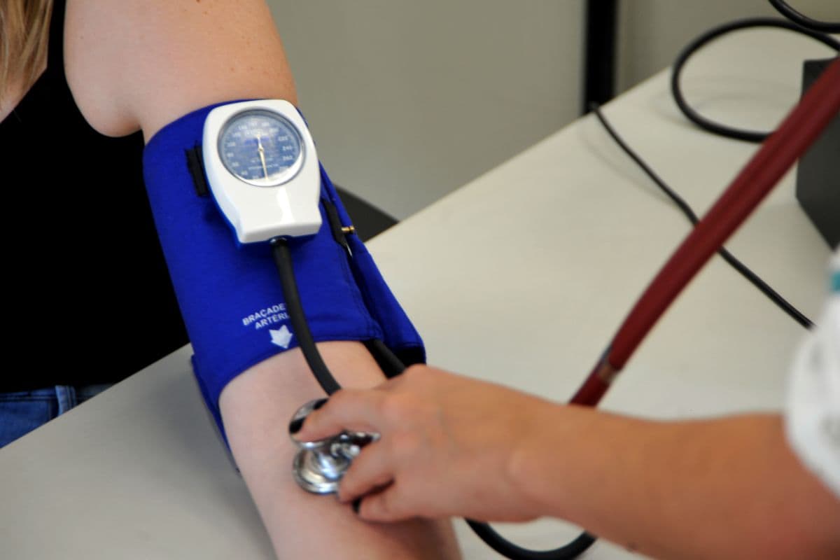 Casos de infarto em jovens aumentam e acendem alerta para hábitos de vida