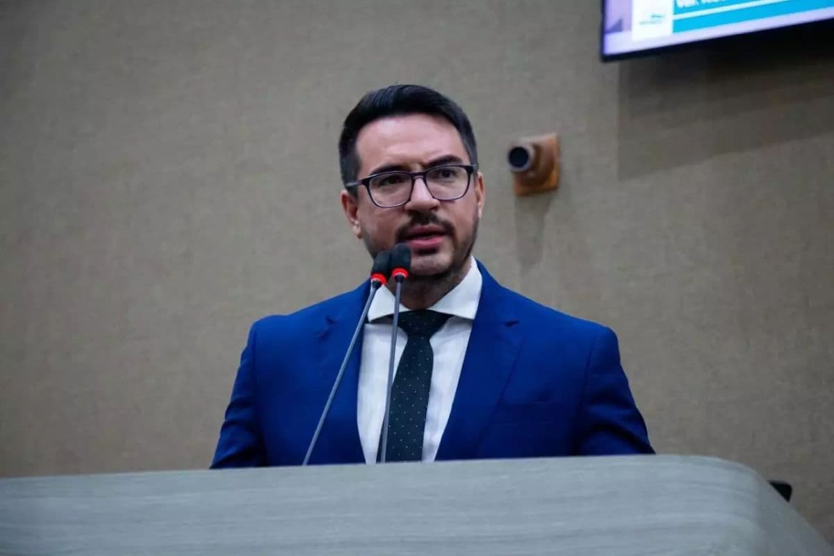Rodrigo Guedes cobra convocação dos aprovados no concurso da Câmara de Manaus