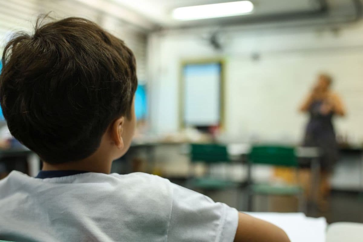 Brasil supera meta de alfabetização, mas 1 em cada 3 crianças ainda não sabe ler