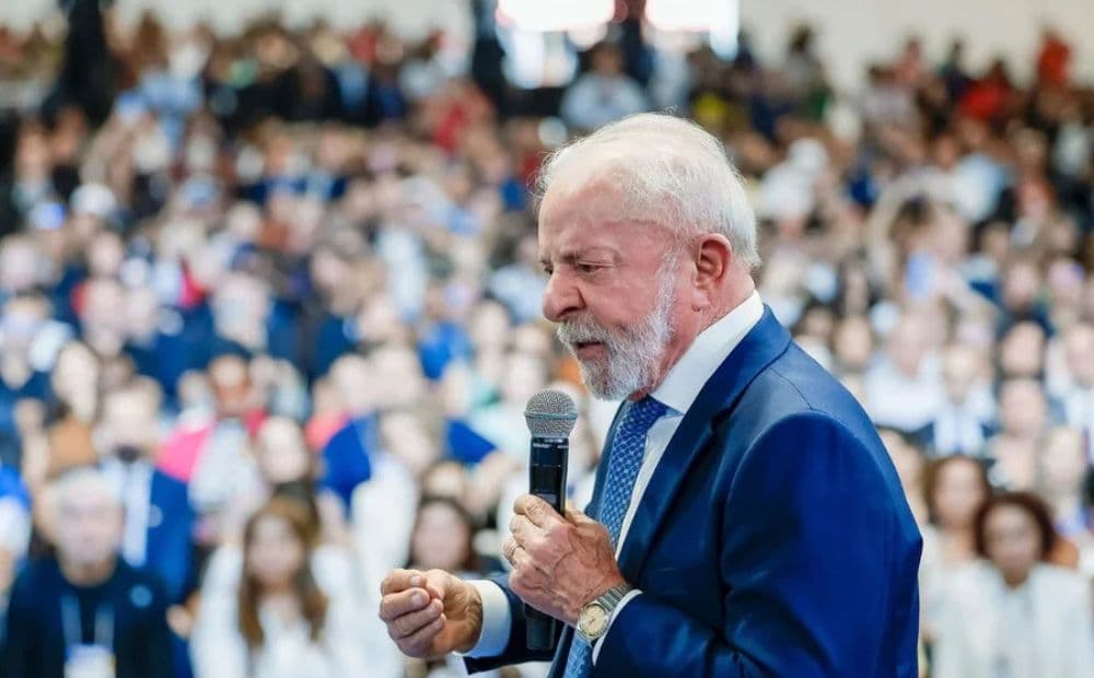 Lula pressiona aliados para reagir a Flávio Bolsonaro