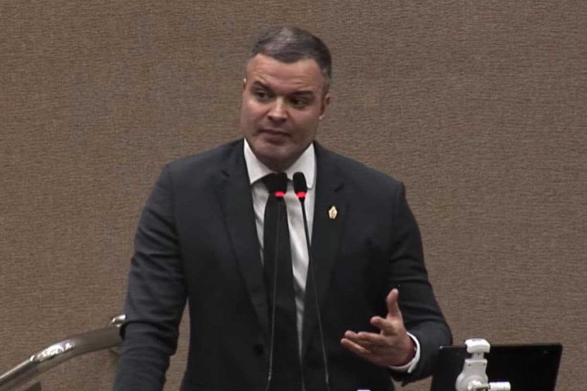 Uma semana depois, Rodrigo Sá protocola repúdio à fala de Amom sobre vereadores