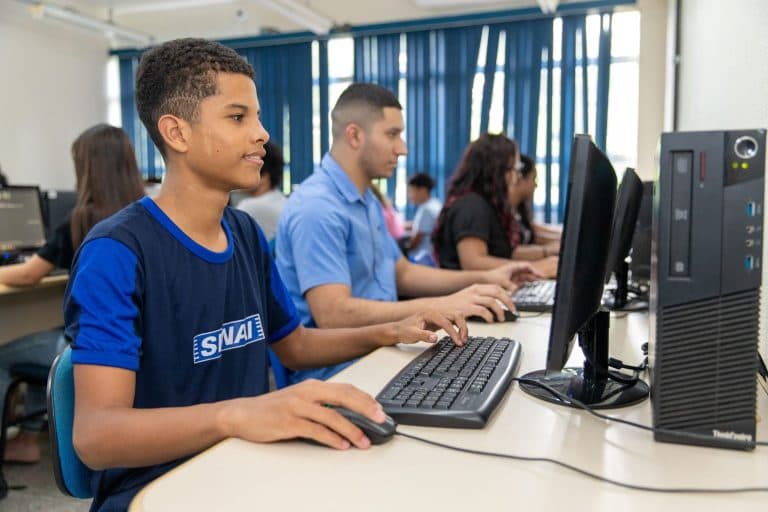 Senai Amazonas oferece 3,8 mil vagas gratuitas em cursos profissionalizantes; veja como se inscrever