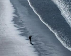 Estar sozinho nem sempre é solidão; entenda o conceito de solitude
