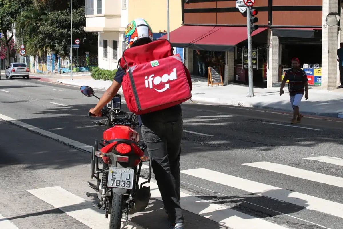 Entregadores já podem financiar moto nova pelo Move Brasil; confira as regras