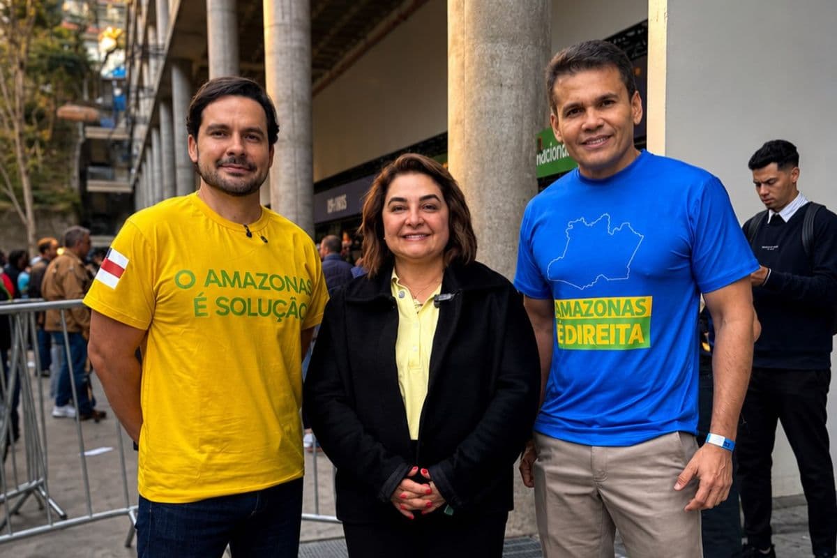 PL do Amazonas foi à convenção de Flávio dividido e sem foto de grupo