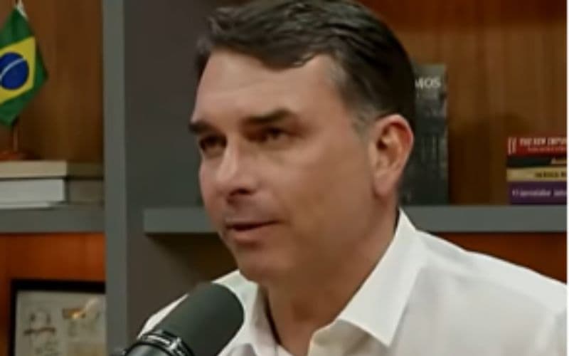 Flávio chama operação sobre “Dark Horse” de interferência política de Dino