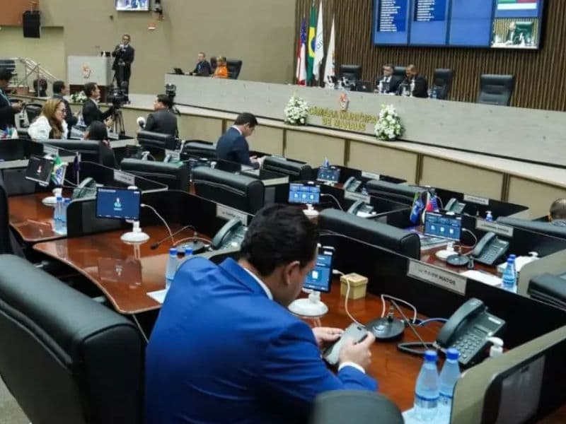 CMM antecipa sessões e fica três dias sem reuniões antes das eleições