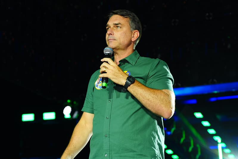 Flávio impõe condições a Lula para abrir sigilos bancário, fiscal e telefônico