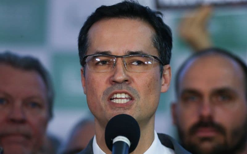 Flávio escolhe Deltan Dallagnol para analisar documentos de sigilo de Lula