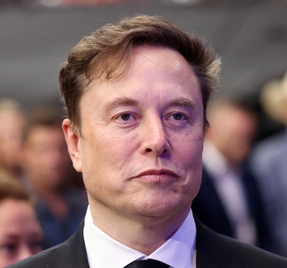 Elon Musk doa R$ 1,3 bilhão para campanhas republicanas nos EUA