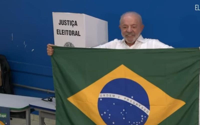 Como Lula reverteu a desvantagem e venceu Flávio no 2º turno; entenda