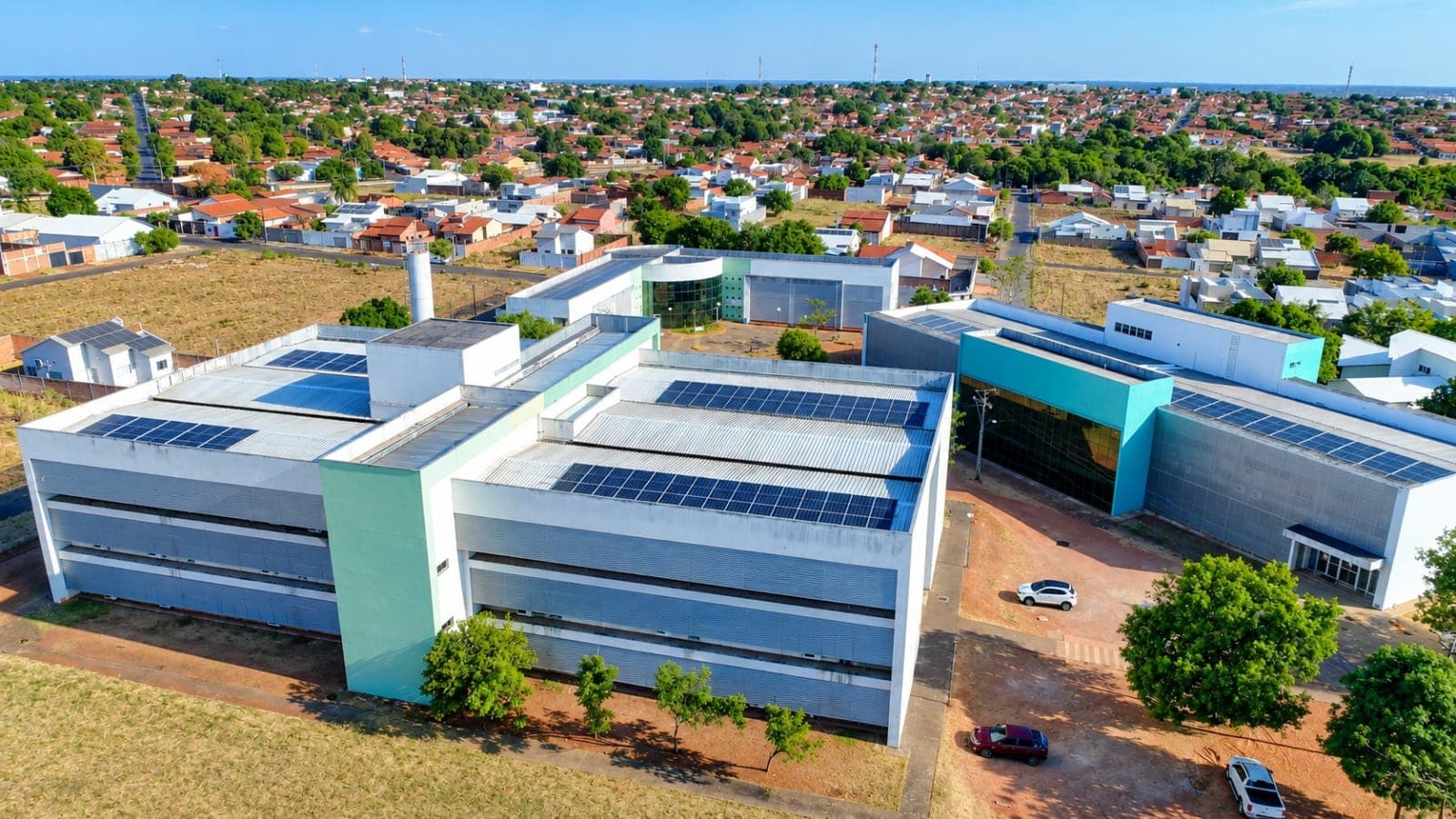 UFNT abre seleção para professor substituto com salário de até R$ 8,3 mil