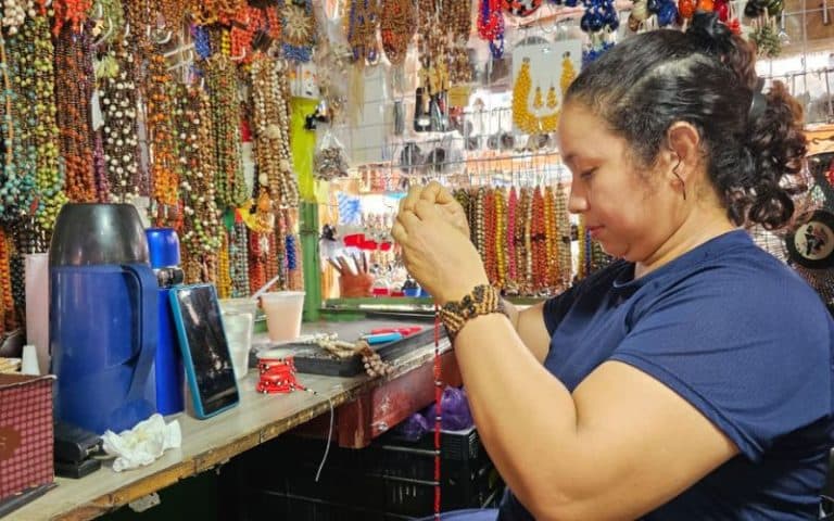 Viver do trabalho manual ainda é um desafio em Manaus