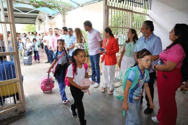 Aulas da rede municipal de Manaus são suspensas devido à fumaça