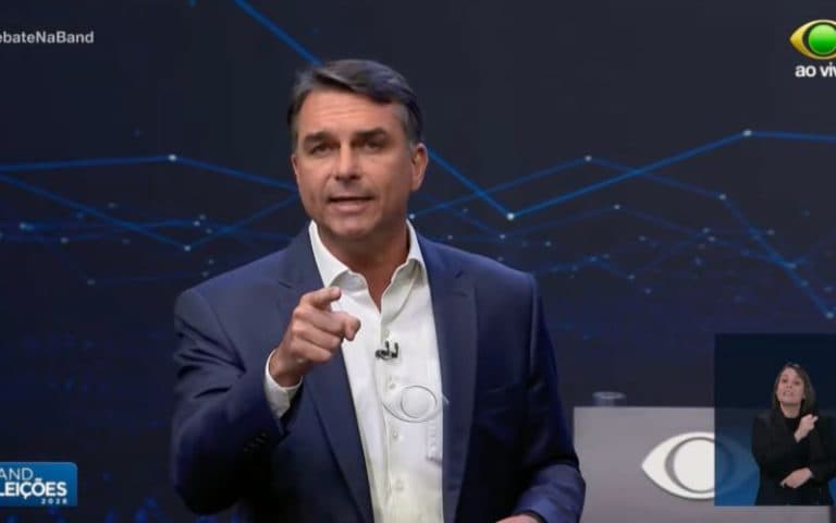 Flávio promete Ministério da Prosperidade e crédito com juros baixos para mulheres