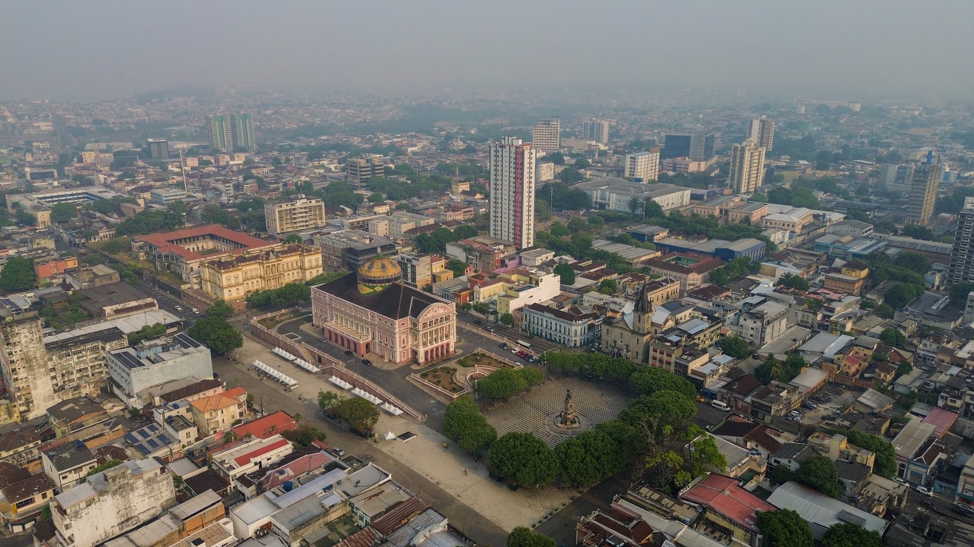 Projeto prevê restringir veículos poluentes no Centro de Manaus