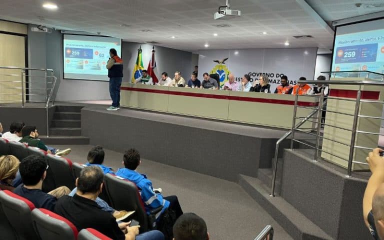 Prefeituras terão de apresentar planos para receber equipamentos contra queimadas no AM