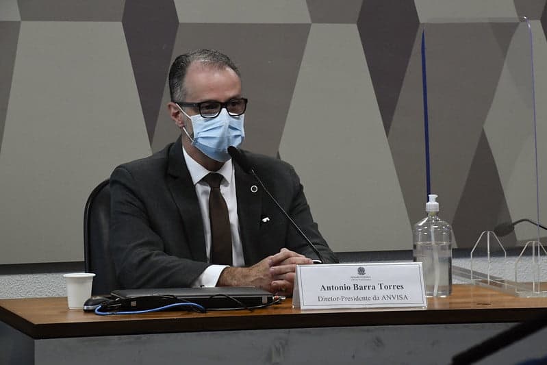 Diretor da Anvisa diz que está aberto a diálogo com Bolsonaro