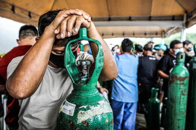 Falsa normalidade e negacionismo impulsionaram segunda onda de Covid-19 no Amazonas