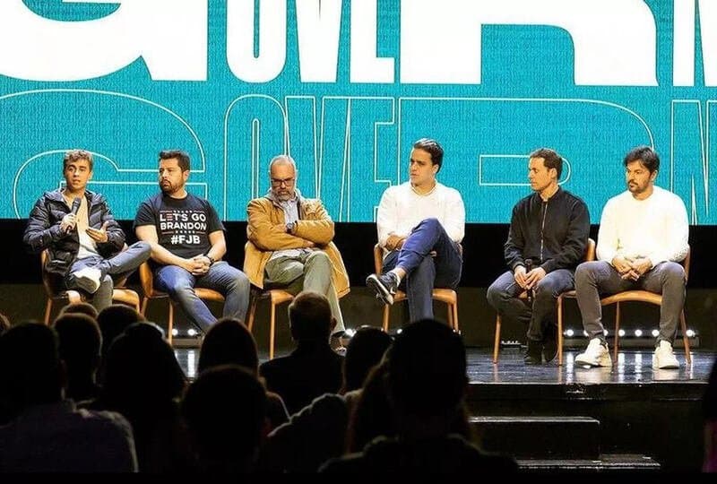 Ministro nega que sabia de participação de blogueiro foragido em evento conservador