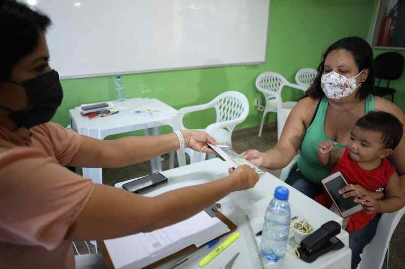 Governo do Amazonas disponibiliza central de atendimento a beneficiários do Auxílio Estadual