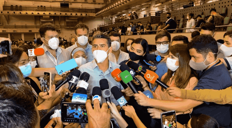 David Almeida anuncia medidas para combater terceira onda de covid em Manaus