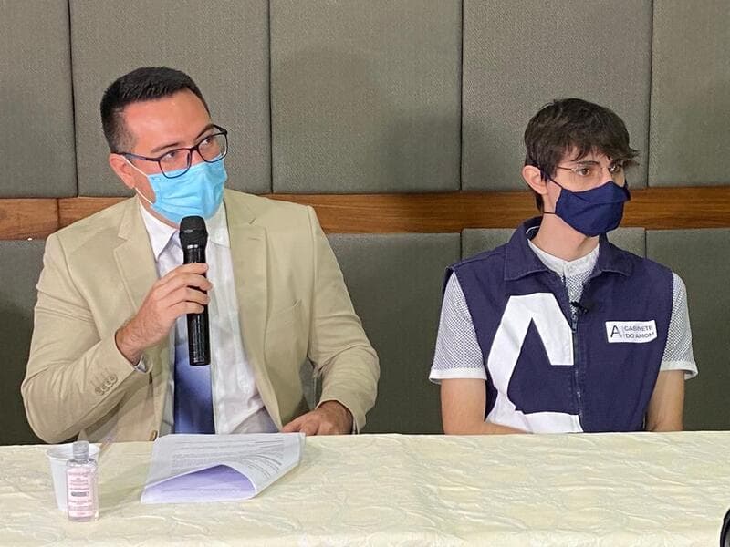 Amom e Guedes entram com mandado de segurança contra aumento do Cotão