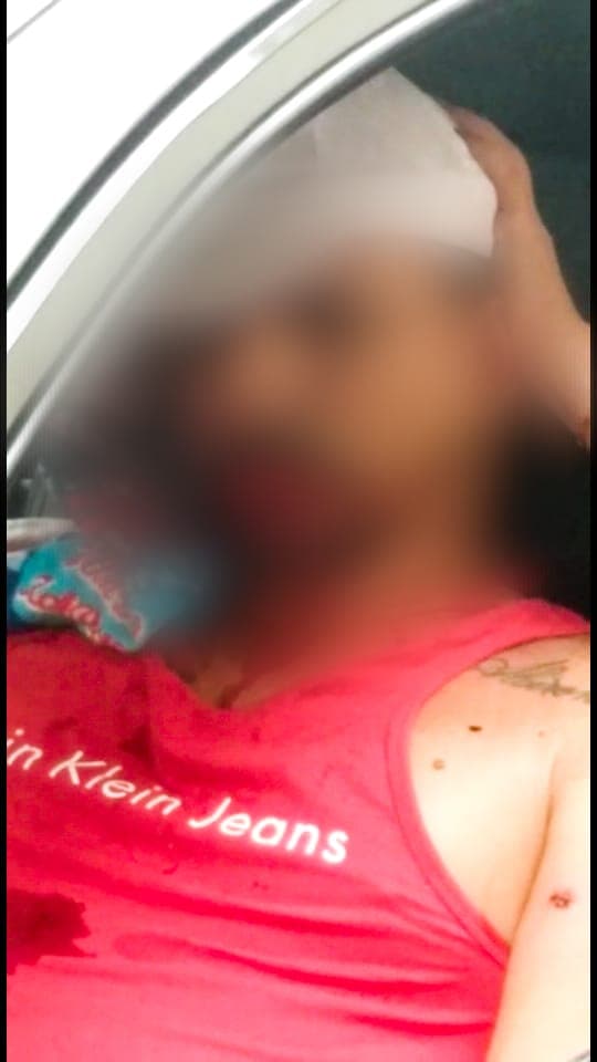 Homem tem carro ‘crivado de balas’ no Cidade de Deus