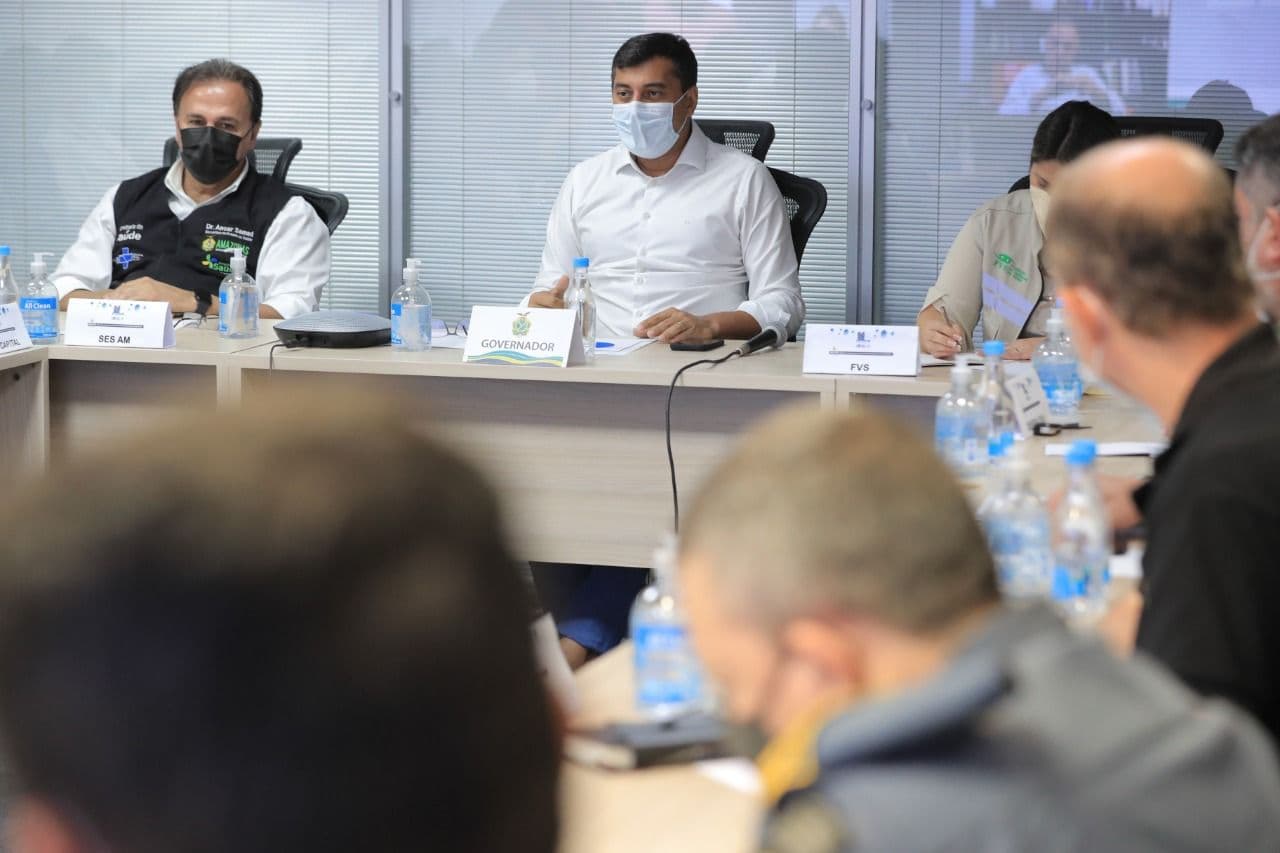 Comitê adia início das aulas presenciais e cancela desfile das escolas de samba