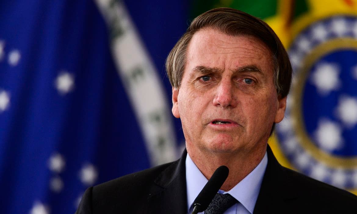 Gastos do cartão corporativo de Bolsonaro ultrapassam os de Dilma e Temer