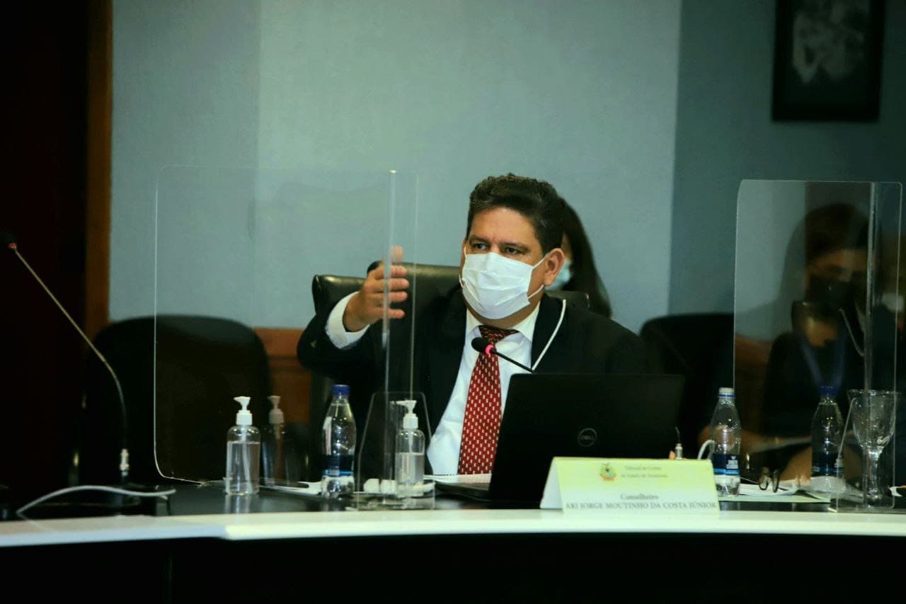 TCE suspende pregão eletrônico de vestuário da Prefeitura de Manaus