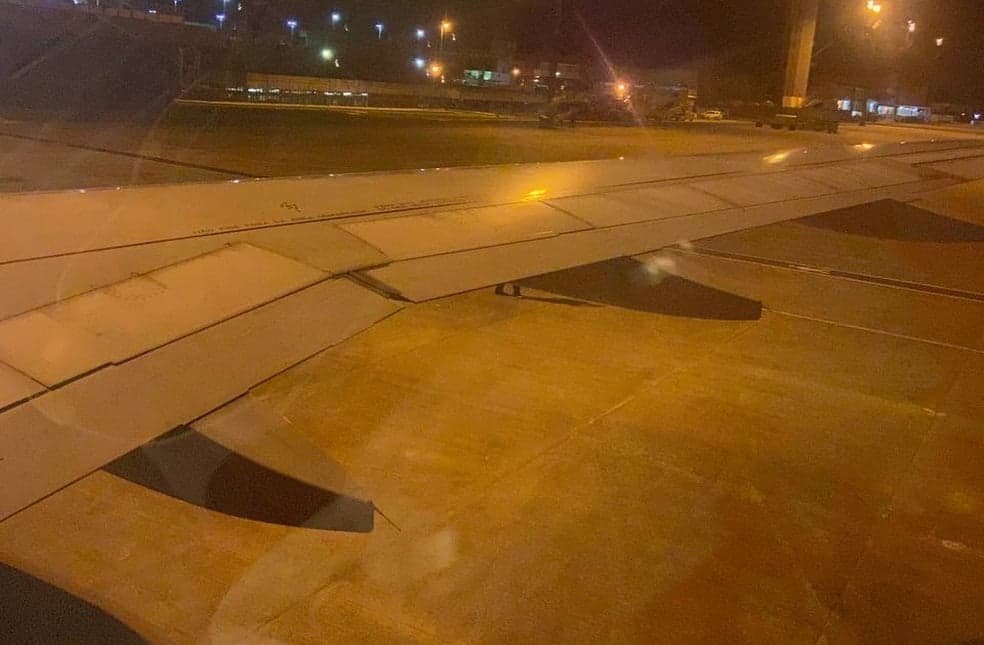 Turbina pega fogo durante voo que saía de Manaus e avião faz pouso de emergência