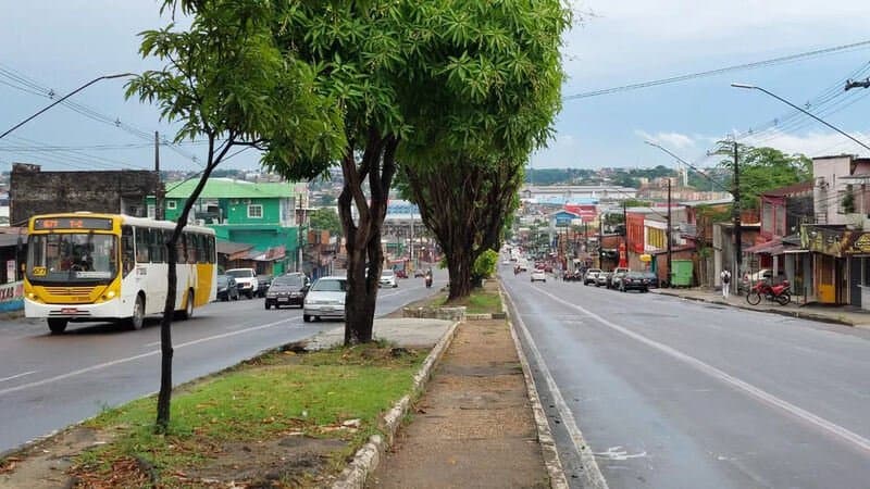 Mulher é sequestrada e jogada de carro em movimento no Jorge Teixeira